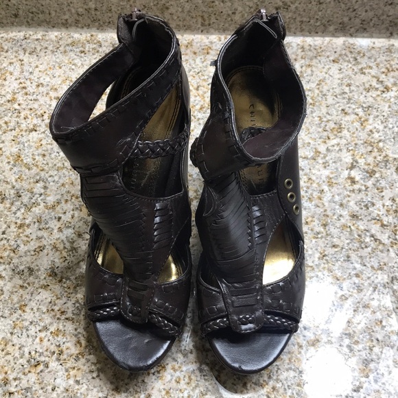 Heels - Picture 2 of 8